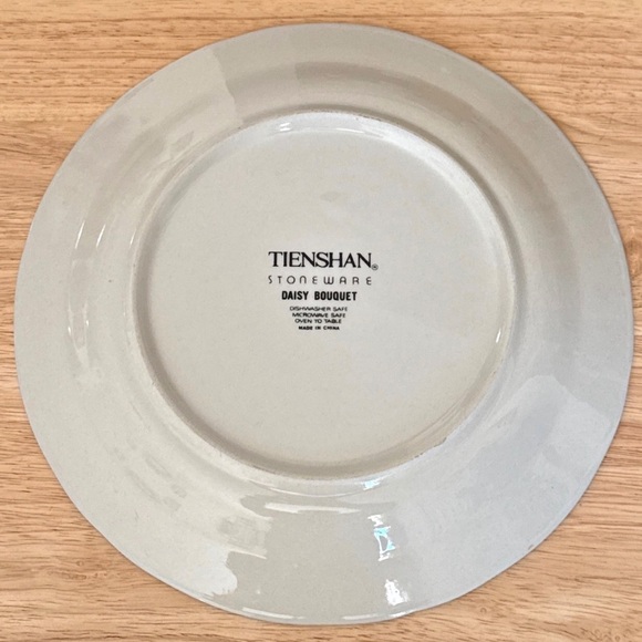 Tienshan Stoneware Daisy Bouquet Blue Ribbon Trim 10.5” Dinner Plates (2) - Picture 4 of 5
